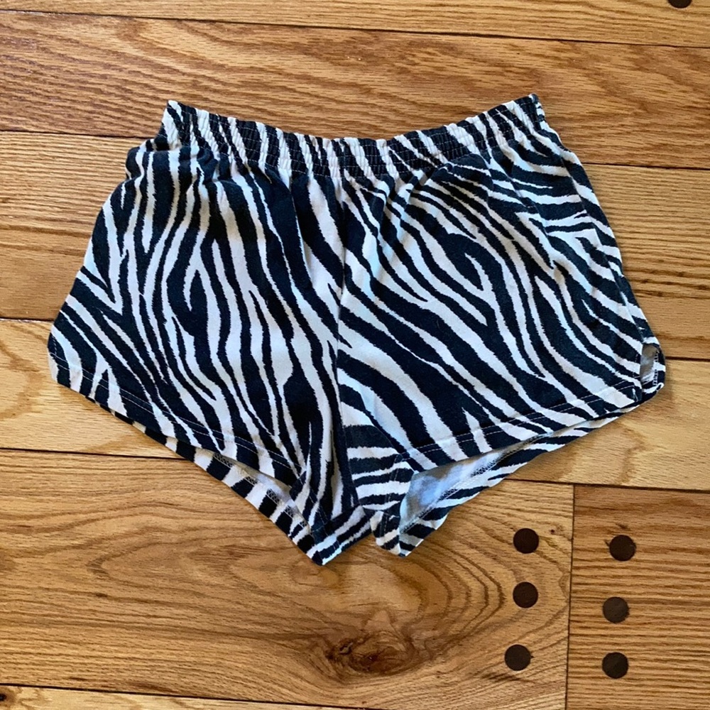 ✨3 for $10!✨ Zebra print shorts